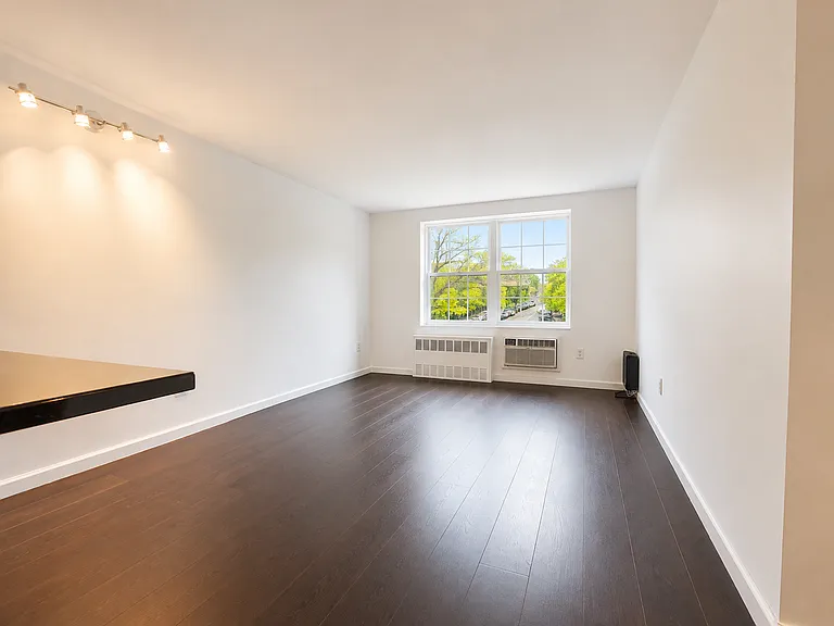 829 Greenwood Ave #3G — Photo 4