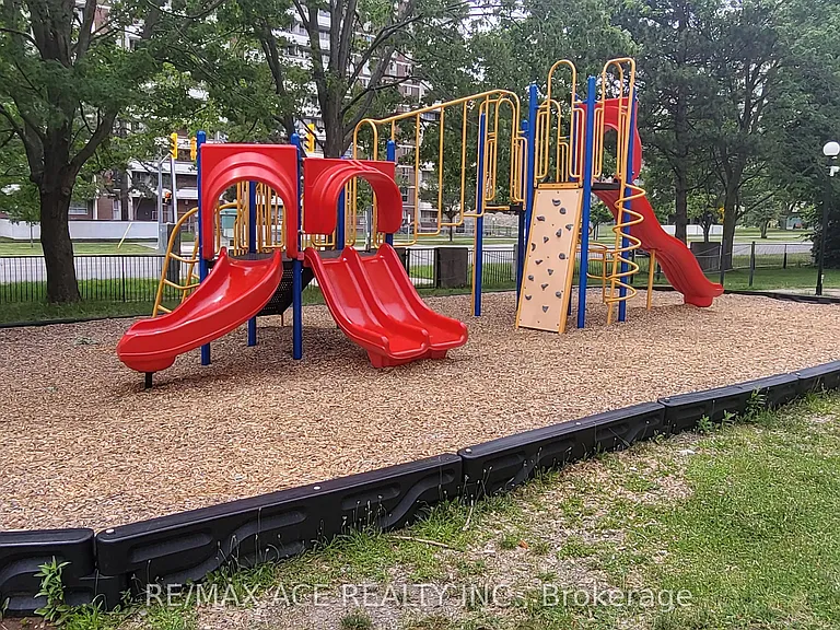 10 Stonehill Ct #107 — Photo 20