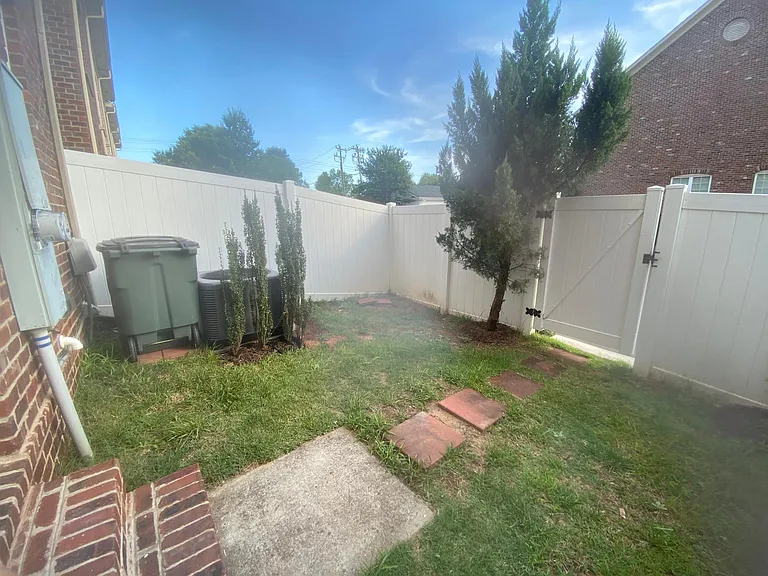 9529 Longstone Ln — Photo 23