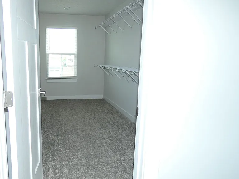 417 Sydney Dr — Photo 15