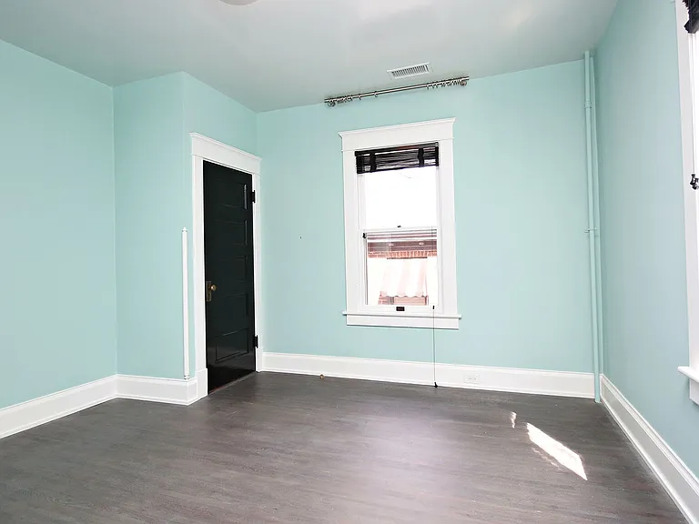 2nd St NE 423 — Photo 15