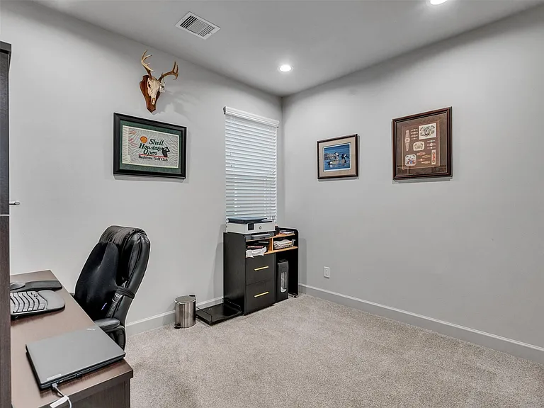 5702 Rucio Ln — Photo 23