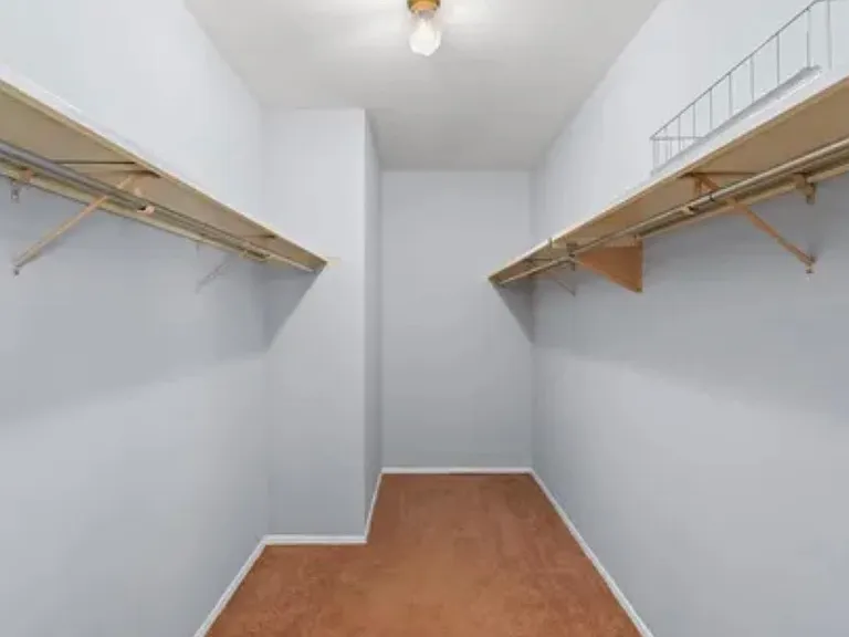 885 Lionsgate Dr — Photo 11