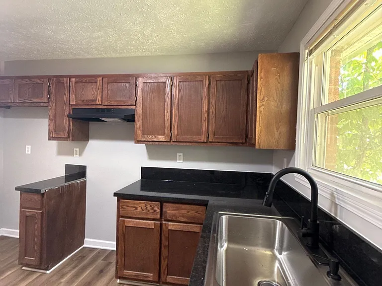 813 Scott St #2 — Photo 6