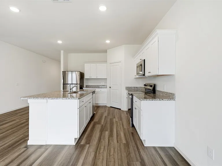 21630 Cottage Ln — Photo 11