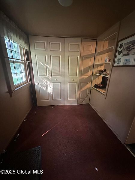 5th image of 144 Decker Hill Road