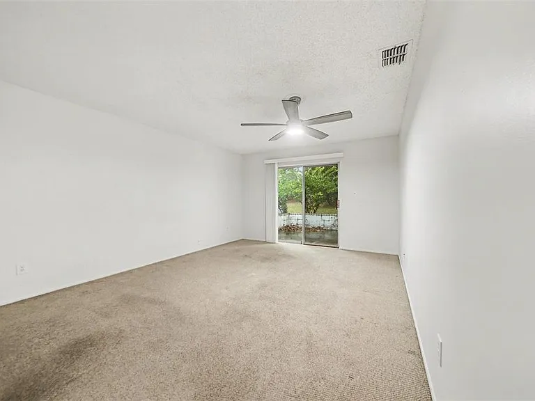 5033 Loyola Ln — Photo 14