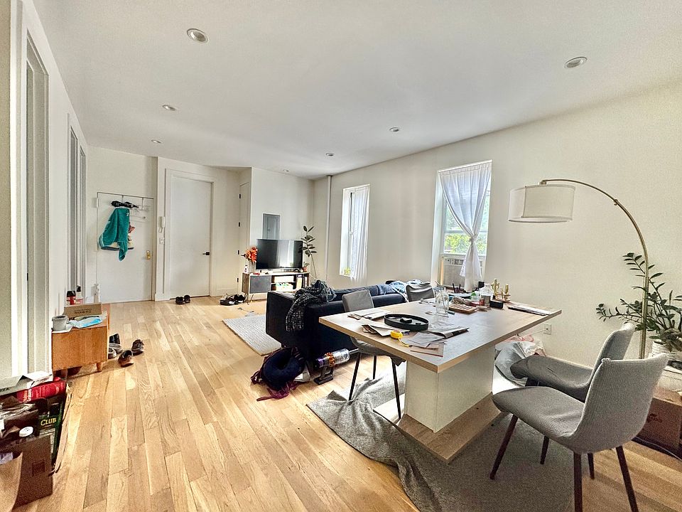 1st image of 552 Lincoln Pl #2A