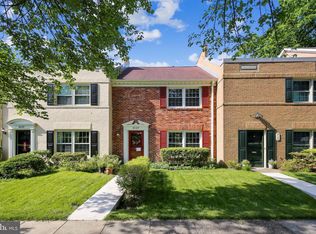 8127 Carrleigh Pkwy, Springfield, VA 22152