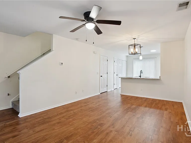 84 Fairgreen St — Photo 6