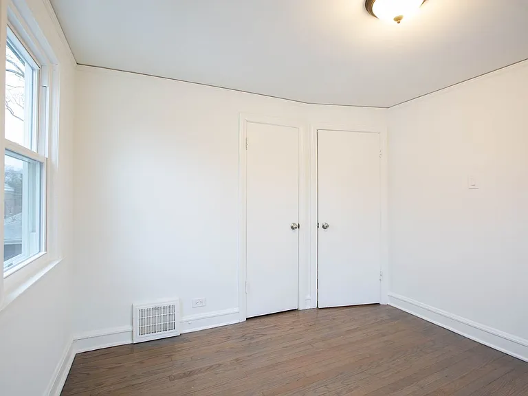 9237 S Utica Ave — Photo 12