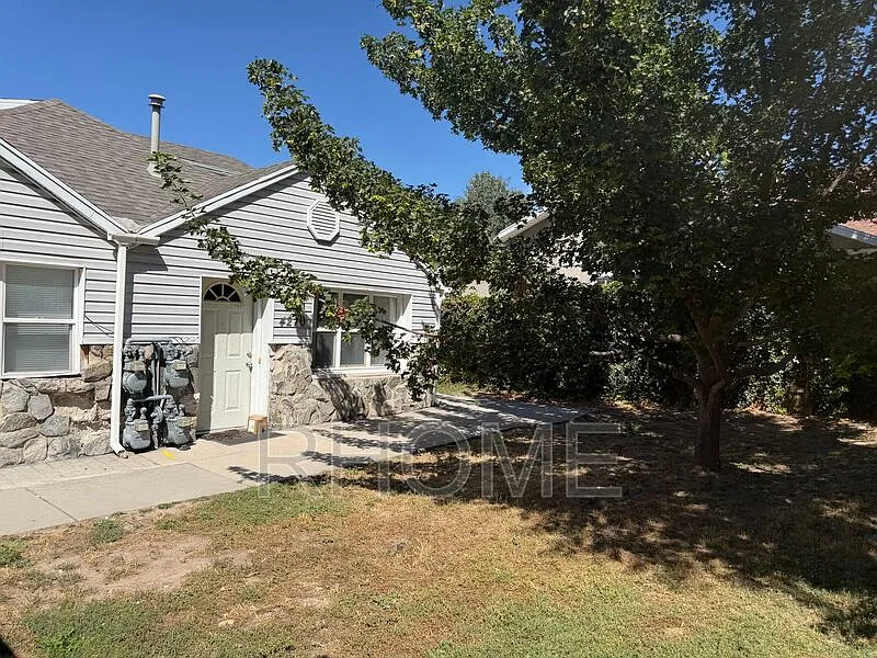 3 bed, 2.0 bath, 1500 sqft, $1,849 — Photo 1