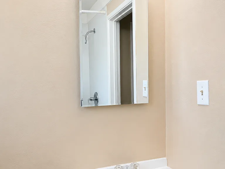 610 Denslowe Dr — Photo 16