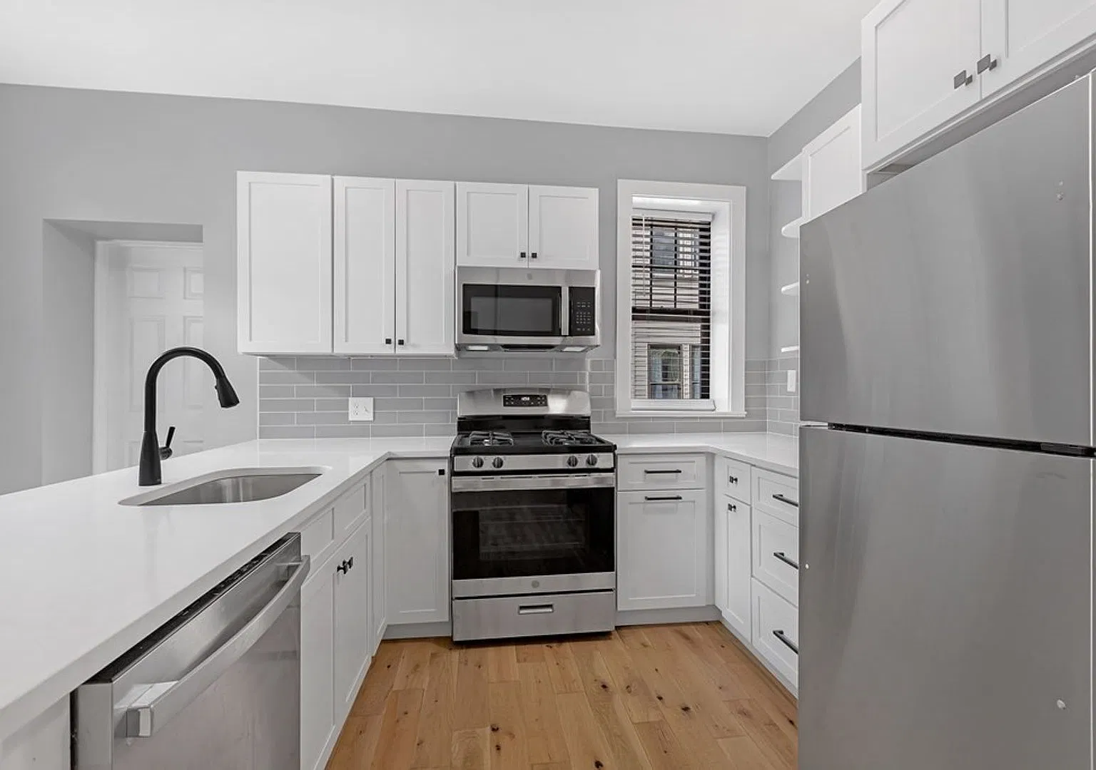2-Bath + 4-Bed Allston SEPT — Photo 1