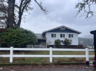 555 SW Ivy St, Mill City, OR 97360
