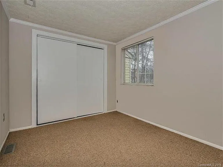 1231 Scaleybark Rd #F — Photo 18