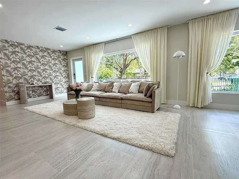 1345 SW 14th Ave — Photo 16