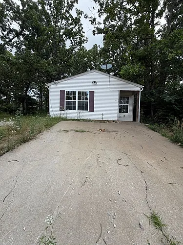 4031 White Oak Rd Photo 1