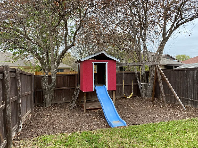544 Grace Ln — Photo 10