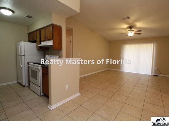 5th image of 8400 Country Walk Dr #0