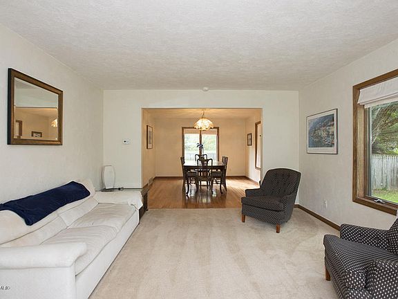 5th image of 142 Minges Hills Dr