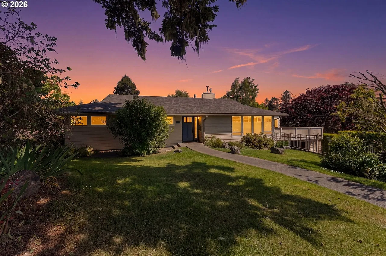 4 bed, 2700 sqft, $3,400 — Photo 1