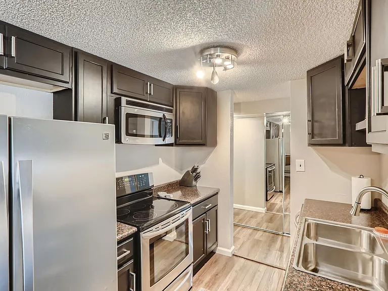 2375 S Linden Ct #203 — Photo 6