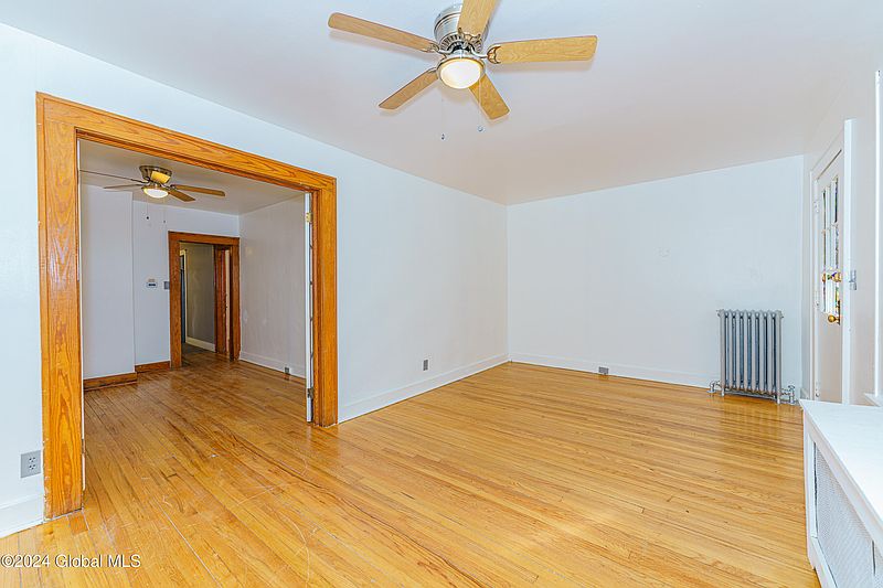 4th image of 29 Beverly Avenue