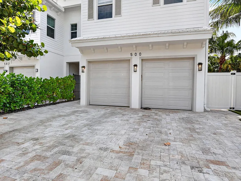 500 NE Wavecrest Way — Photo 6