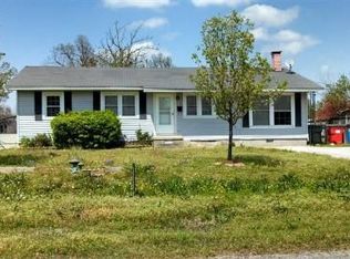 512 W 10th St, Rector, AR 72461