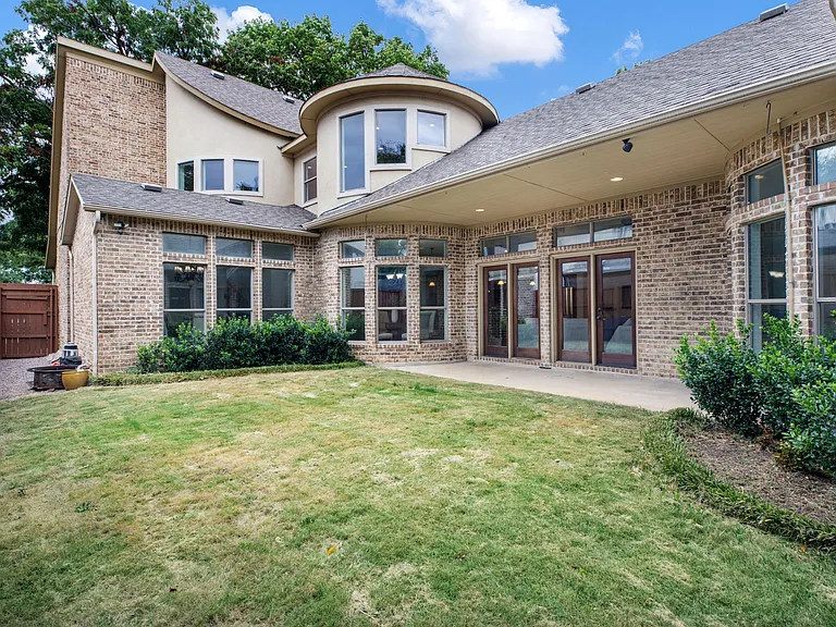 3606 S Versailles Ave — Photo 21