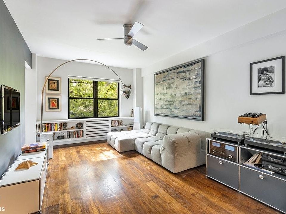 1st image of 241 6th Ave #2E