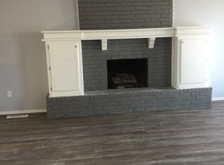 512 NE 14th St, Moore, OK 73160