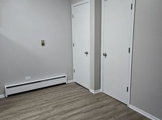 524 S Main St APT 201, Wauconda, IL 60084