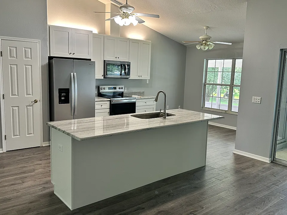 427 Oak View Dr
