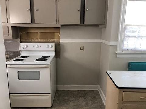 2nd image of 804 N Highland St