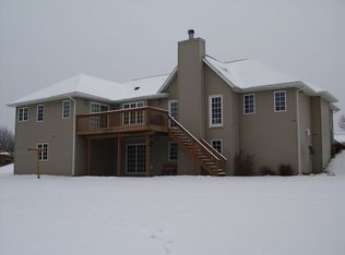 270 Dream Catcher Dr, Kewaskum, WI 53040