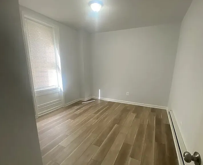 4523 Pulaski Ave — Photo 4