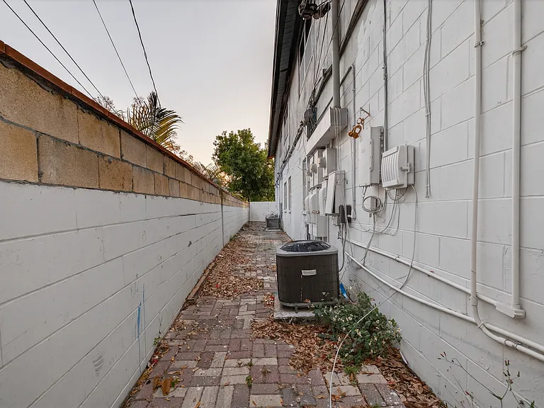321 SE Blvd N #2 — Photo 20