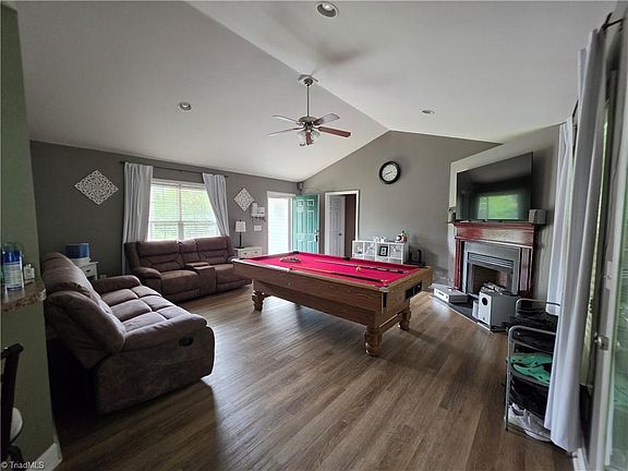 4th image of 845 Hidden Ct