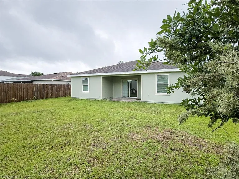 608 Islamorada Dr N — Photo 20