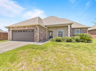 102 Sapphire Springs Rd, Youngsville, LA 70592