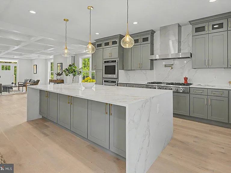 2902 Vista St NE — Photo 22