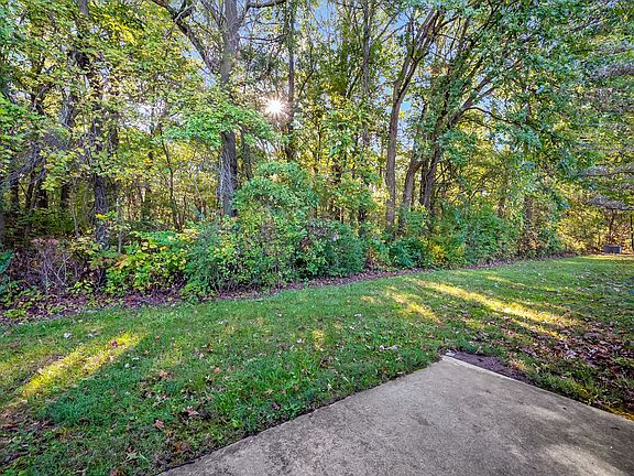 2nd image of 647 Pebble Place Dr #5
