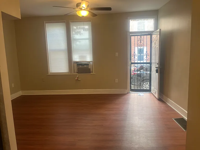 608 S Clifton St — Photo 3