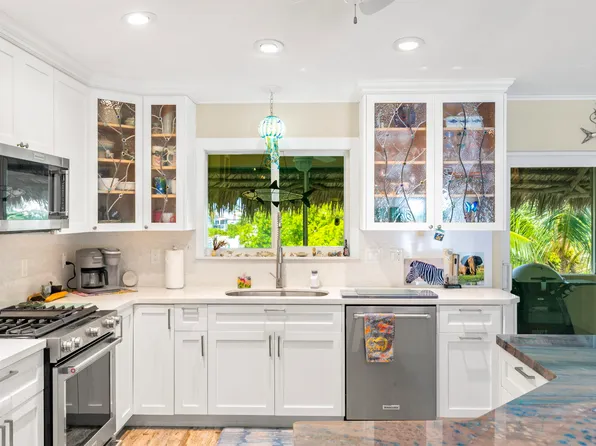 653 Indies Rd, Ramrod Key, FL 33042
