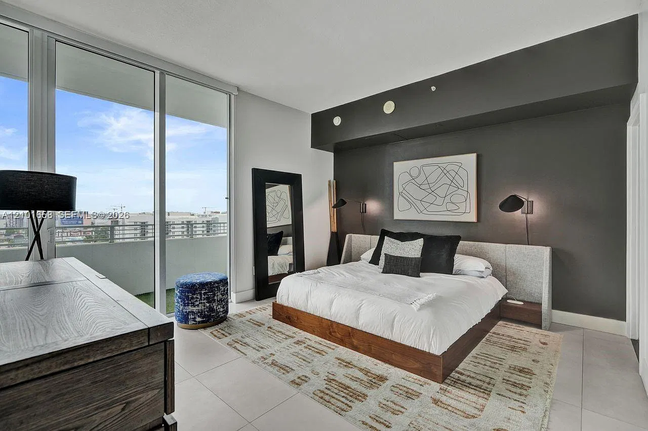 City 24 Condo — Photo 4