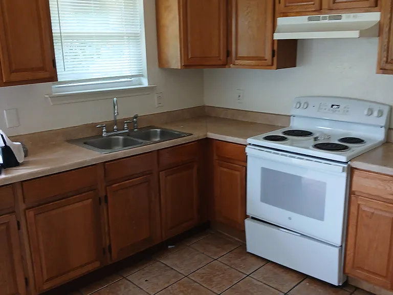 2750 Richland St — Photo 1