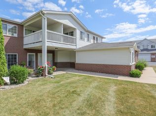 858 Boulder Trl, Racine, WI 53406