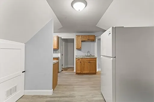 58 Calmar St #3 — Photo 1
